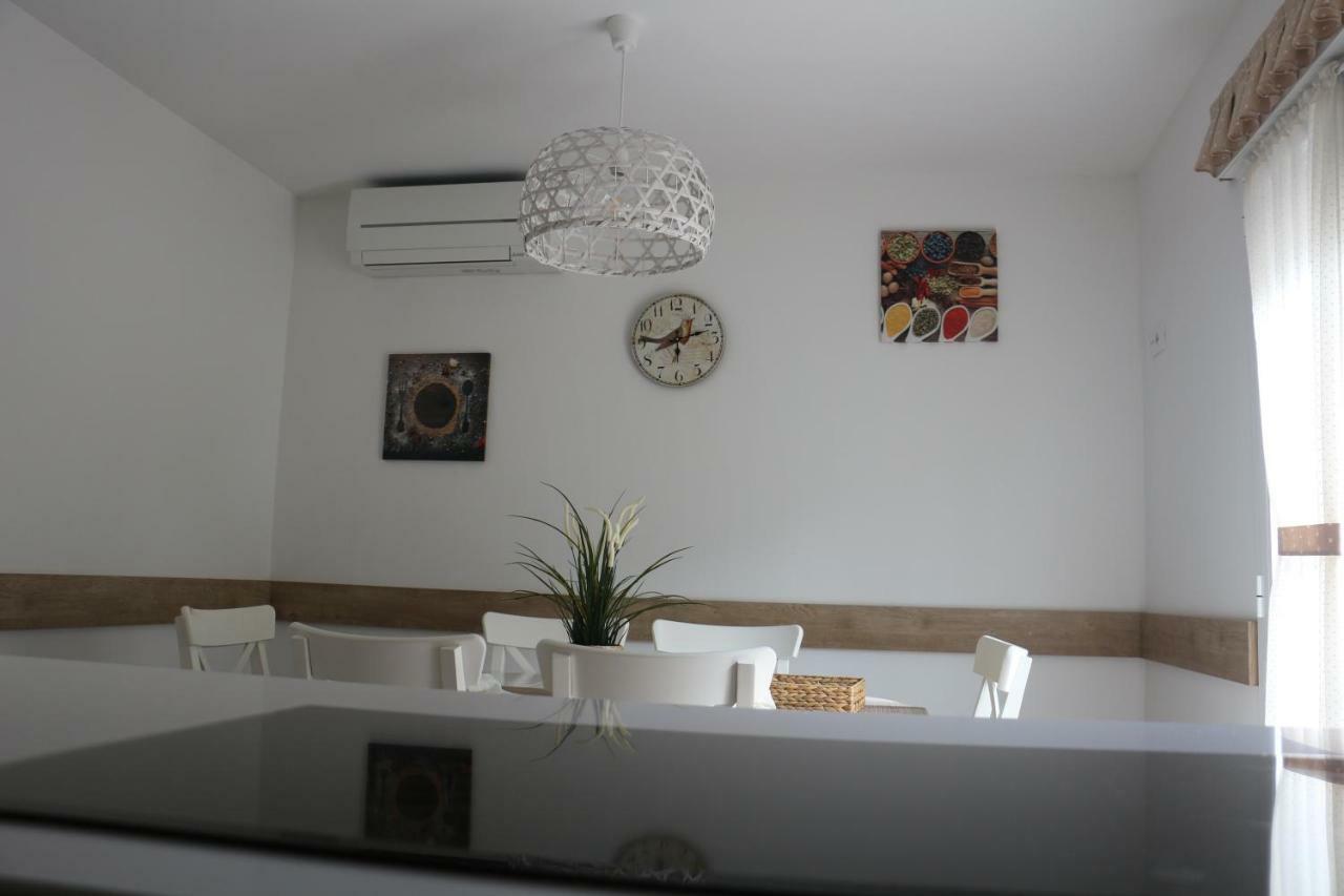 Apartamentos Roca Tarpeya Toledo Eksteriør billede